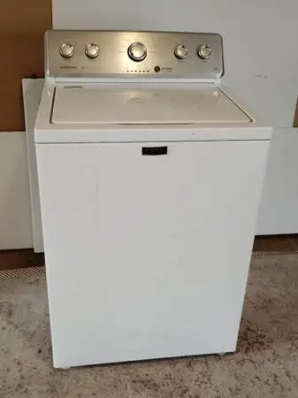 Maytag washer h.e clean like new