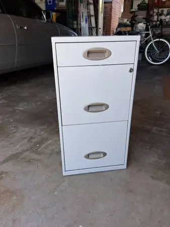Metal File Cabinet 3 Drawers Locking with Key