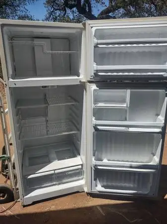 Refrigerator GE