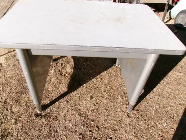 SMALL METAL DESK with drawer