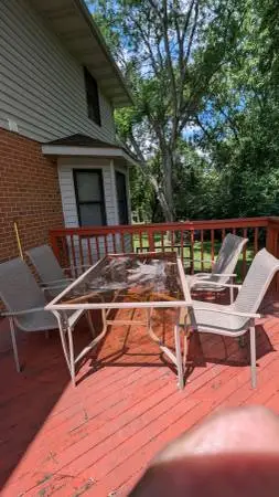 Patio Furniture table and 4 chairs