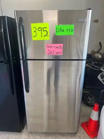 Refrigerator stainless like new 18 ft.³ Warranty delivery call/text