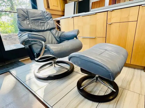 Ekornes Stressless Chair & Ottoman! MSRP $4,500! Loaded! Excellent!