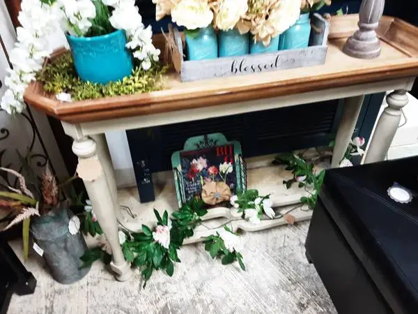 Pier one Table