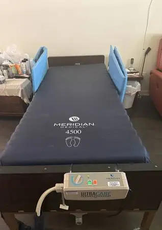 Adjustable Hospital Bed w/Alternating Pressure Air Mattress