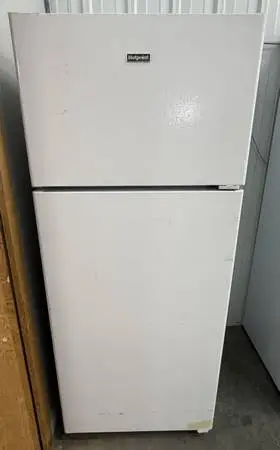*Scratch & Dent* NEW Hotpoint Top Freezer Fridge HPS18BTNJRWW, White