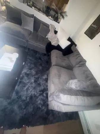 BEAUTIFUL 5 piece sectional couch/ Turn into bed