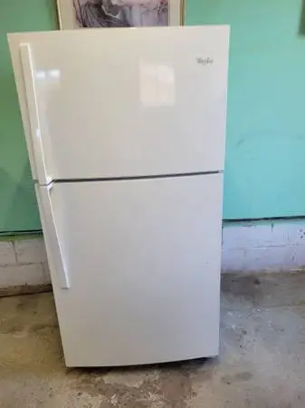 Works Like New Whirlpool Top Freezer Refridge
