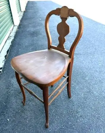 Vintage Victorian-Style Side Chair w/ Balloon Back 16 x 16 x 33