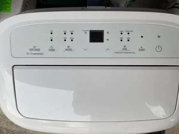 2 Air Conditioners / Window Type / Portable Type