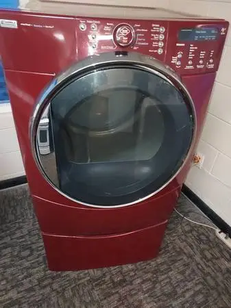 Front Load Gas Dryer Kenmore Super Capacity Plus in n Great Working Or