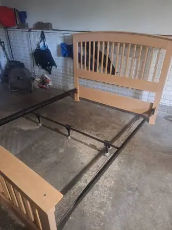 Queen Bedframe