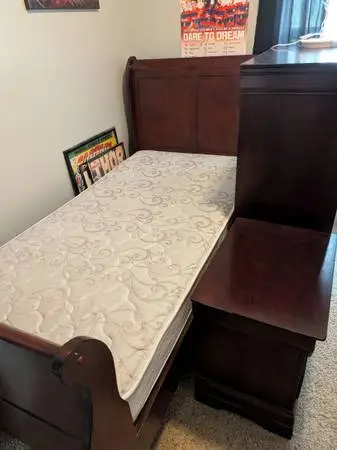 Bedroom set