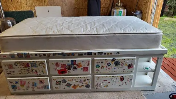 Childs bed
