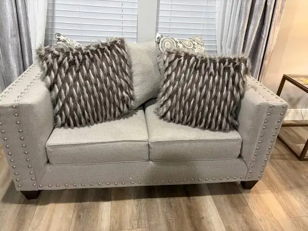 Selling sofa love seat coffee table & end tables