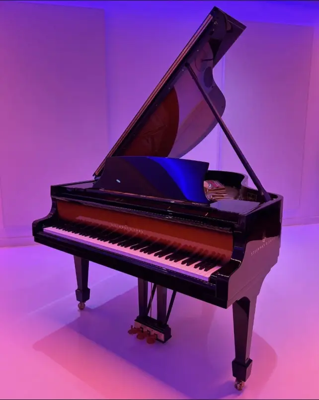 STEINWAY GRAND PIANO