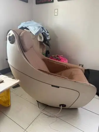 Synca CirC Premium SL Track Heated Massage Chair – Fully Functional –