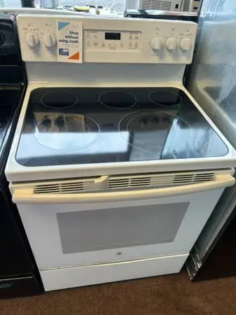 GE Electric Stove in White