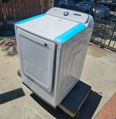 BRAND NEW SAMSUNG GAS DRYER 7.2 CUB FT WITH SENSOR DRYER,NEW MODEL DVG