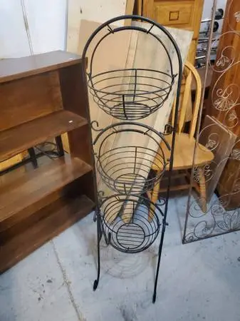 3 basket plant stand