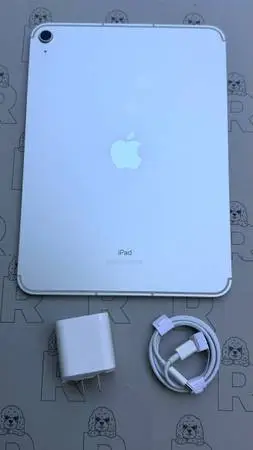 IPad 10 Generation 64g WiFi and Cellular Unlocked flawless