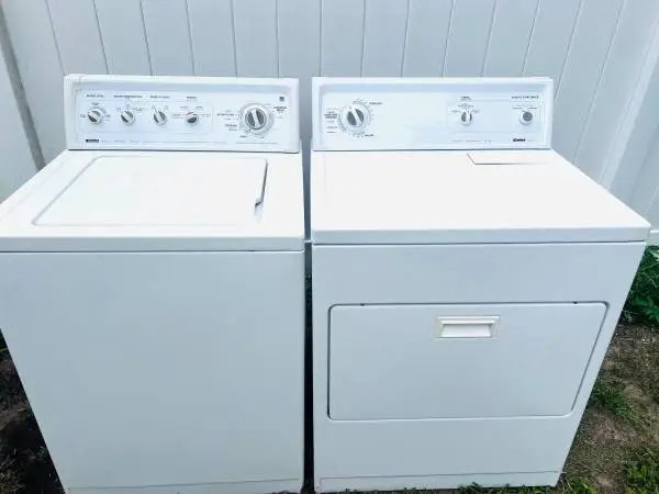 VERY DEPENDABLE MATCHING WASHER AND DRYER LIKE A CHAMP