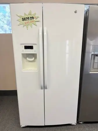 GE SIDE-BY-SIDE REFRIGERATOR (6 months warranty) ALKA#8324
