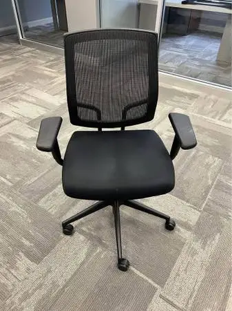 1 Black Mesh Back Office Desk Chair Conference MSRP $1030