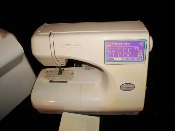 JENOME MEMORY CRAFT 9000 DIGITAL SEWING MACHINE