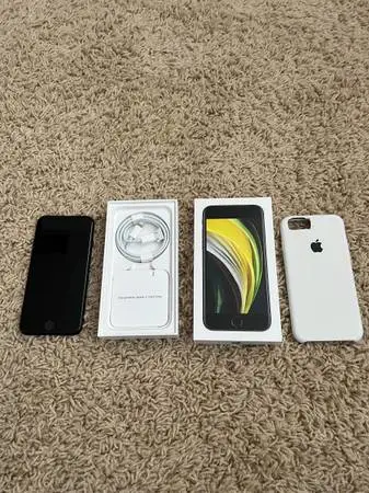 ★ iPhone SE 64GB, BLACK for STRAIGHT TALK