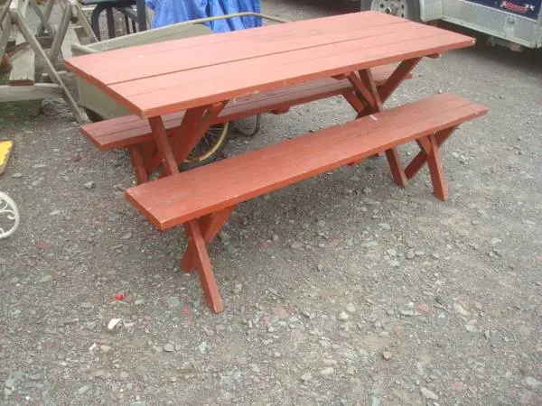 picnic table w/ benchs