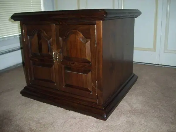NICE ETHAN ALLEN OLD TAVERN MODEL PINE LAMP END TABLE (ms)