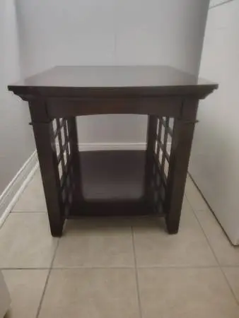 Dark Brown Wooden End Table w/Shelf & Lattice Sides