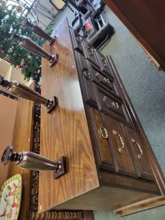 7-Drawer, 2-Drawer Dresser