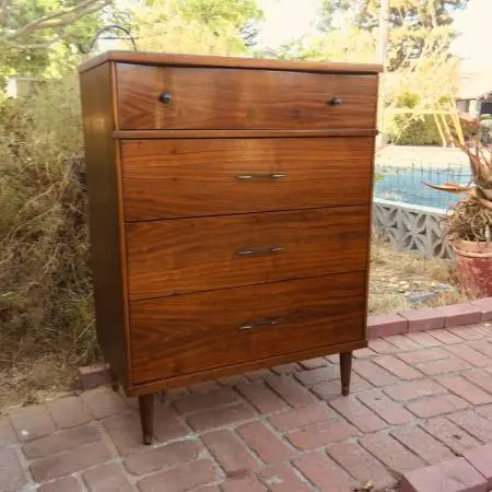 Nice walnut top c1960 MCM Harmony House 4dr walnut Dresser/Ready