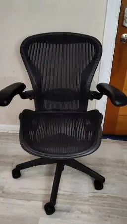 OFFICE CHAIRS HERMAN MILLER AERON SIZE B