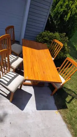 Kitchen table & chairs