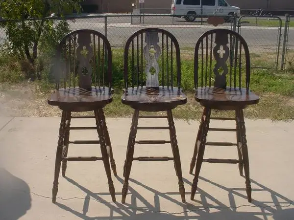3 oak swivel bar stools  30 inch