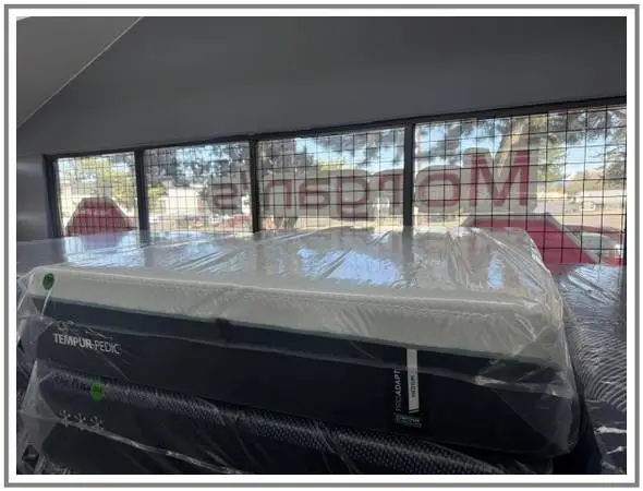 QUEEN SIZE TEMPURPEDIC PROADAPT (MEDIUM) MATTRESS & BOX SPRING BED SET