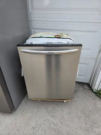 Nice & Clean Frigidaire Stainless Steel Dishwasher WORKS GREAT