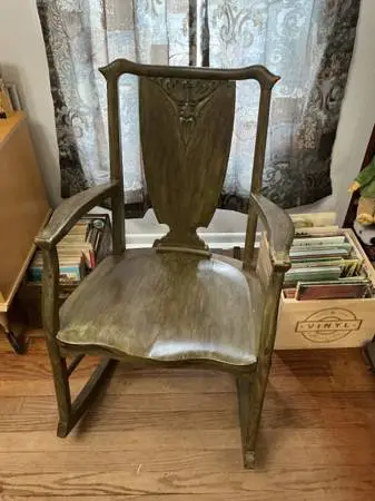 (Green Man) Antique rocking chair