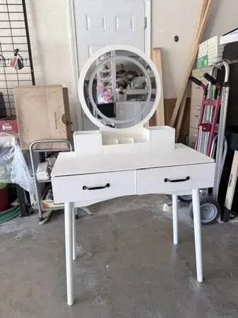 Little girls dressing table