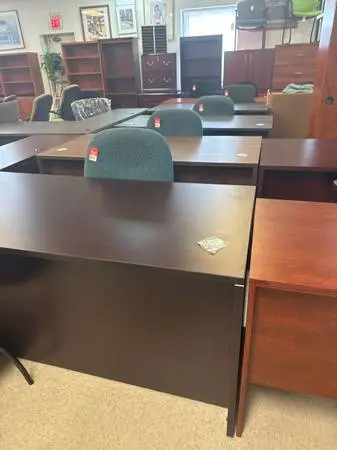 OFFICE FURNITURE: 30x60 WOOD DESKS LIQUIDATION !
