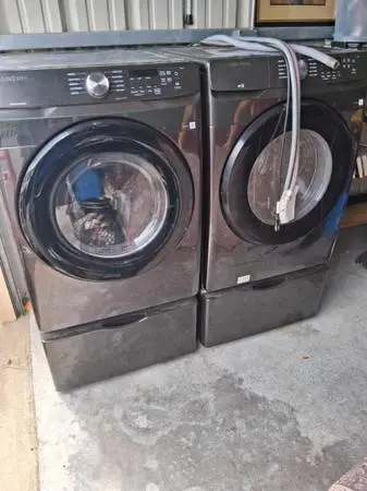 SAMSUNG HE WASHER AND DRYER WITH PEDASTAL STANDS