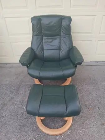 EKORNES STRESSLESS RECLINER AND OTTOMAN