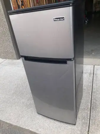 Magic Chef Mini refrigerator. HMDR45SE. 2 door.