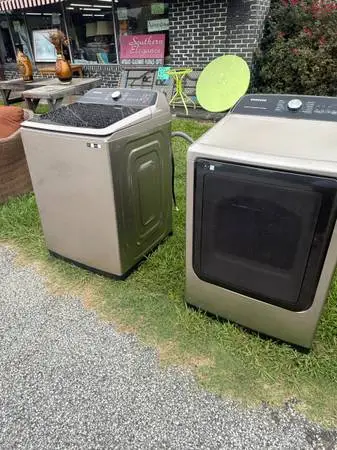 Matching High capacity Samsung Washer & Dryer