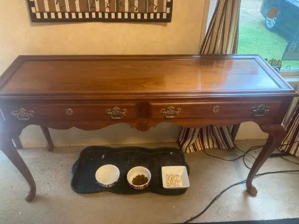 Queen Anne-style hall table