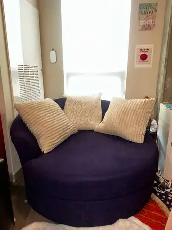 XL Stanton swivel couch chair