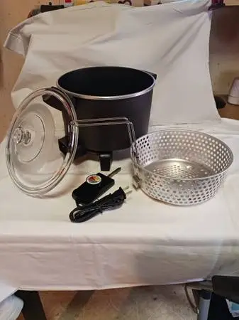 Dazey Electric Chefs Pot/Multi-Cooker